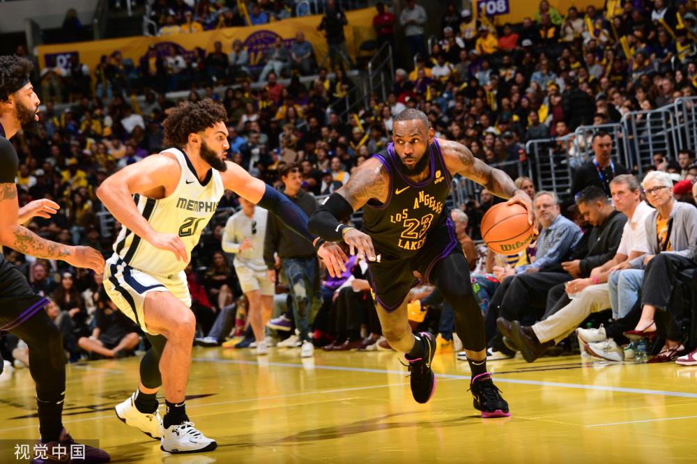 初次交手的 初次交手的