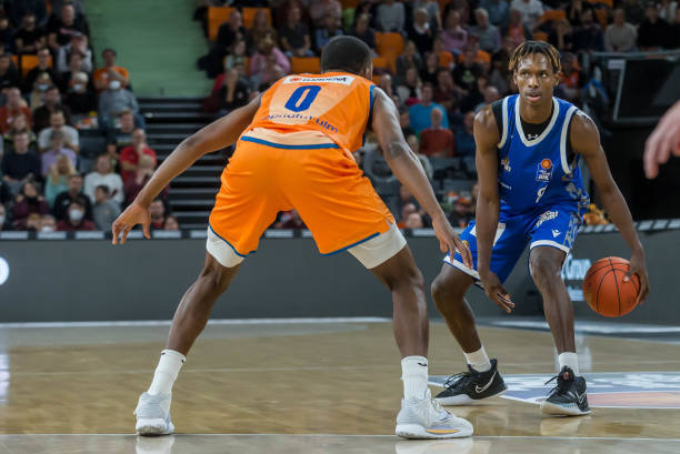 闯入欧战区 闯入欧战区